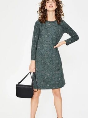 Boden size 6R Long-Sleeve women's Green sweter Shift Dress